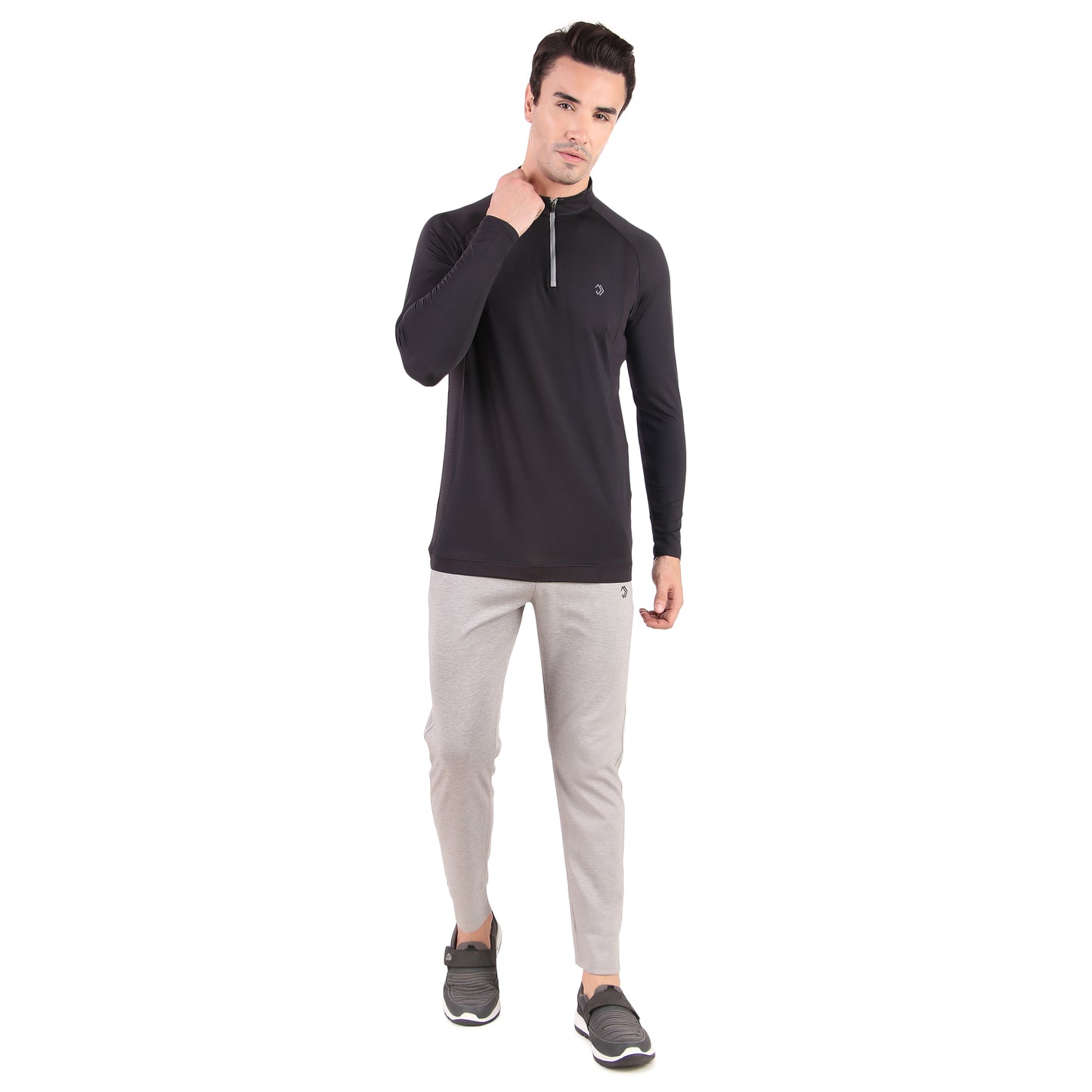 FULL SLEEVES TEE ESSENTIALS BLACK
