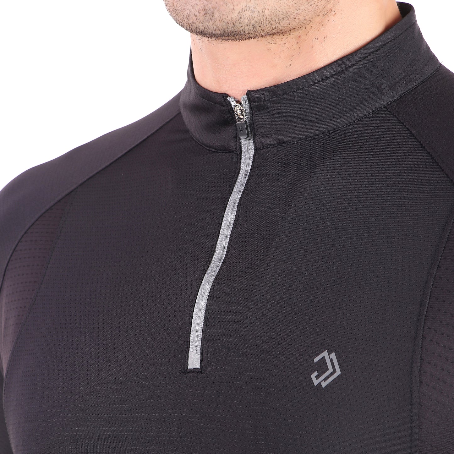 FULL SLEEVES TEE ESSENTIALS BLACK